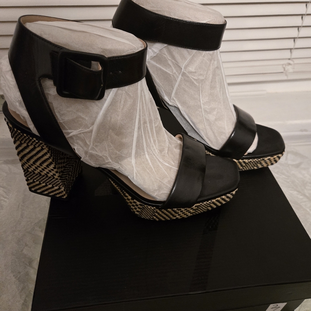 27 EDIT Naturalizer Black and Tan Platform Sandals, Size 10, Like New